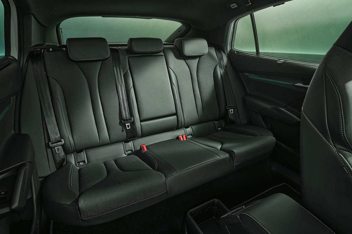 Skoda Enyaq sitze hinten