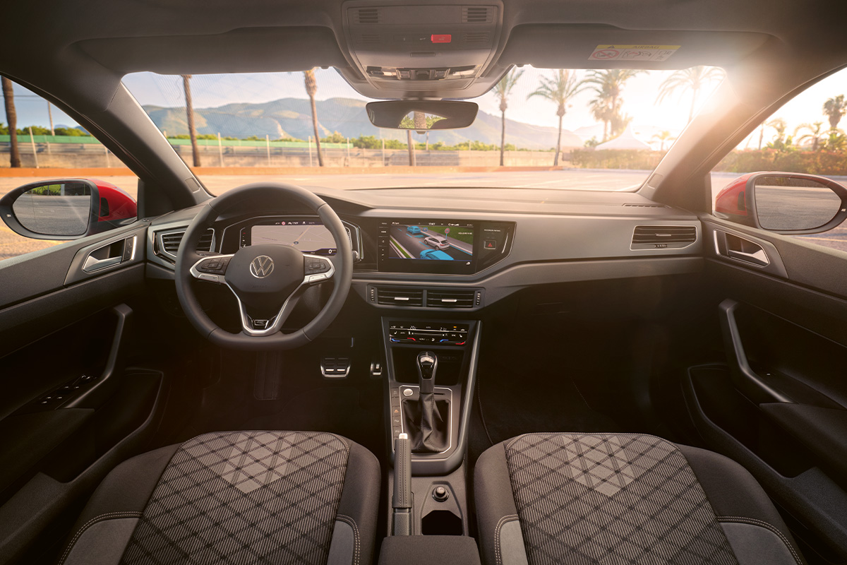 VW Taigo innen vorne