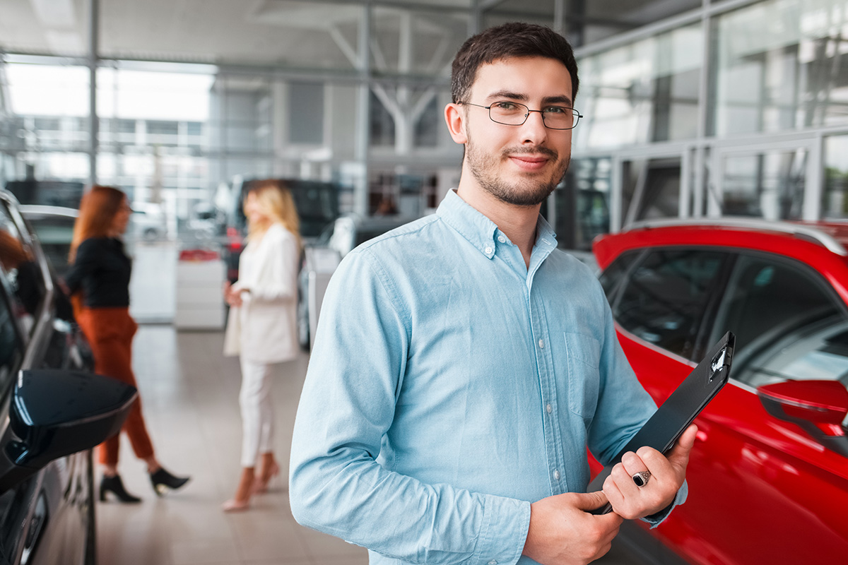 Mitarbeiterin Gewährleistung im Autohaus Rudolph