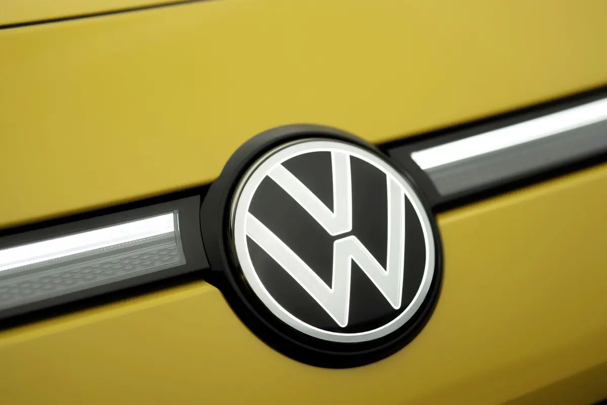Ausschnitt VW Logo vom T-Roc
